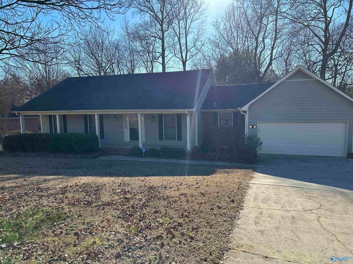 Foto principal - 503 Highland Dr