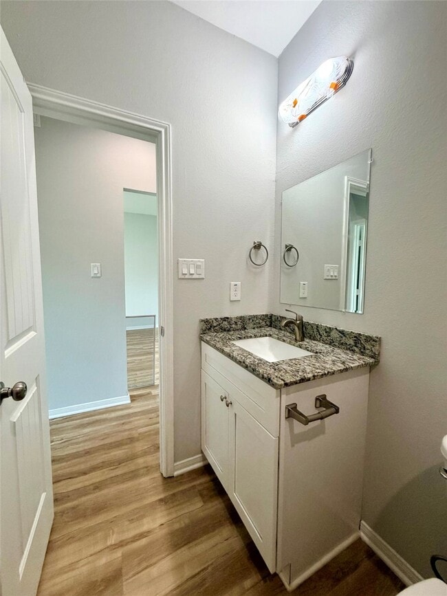 Building Photo - 502 Ross Sterling Ave