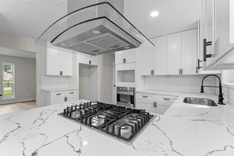 Building Photo - 28814 Enchanted Dr