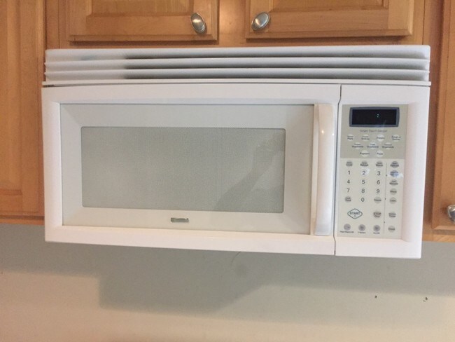 Microwave 1 B - 4300 Stablemere Ct