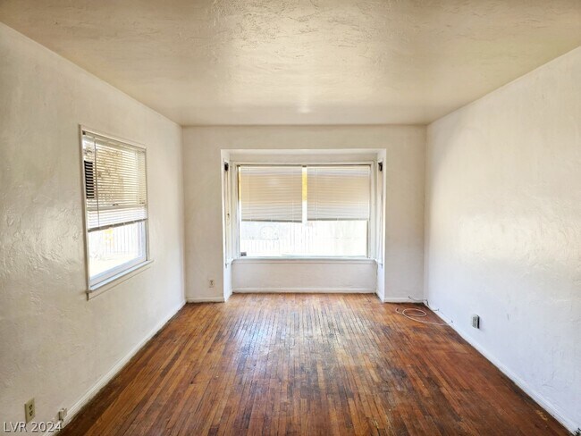 Building Photo - 412 S Maryland Pkwy