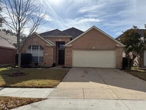 Building Photo - 5917 Sandalwood Dr