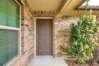 Building Photo - 10104 Deer Chase Trail