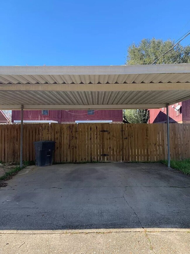 Building Photo - 13932-13934 Azalea Park Ave