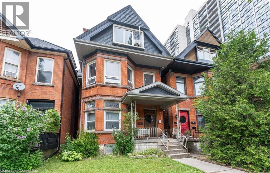 Primary Photo - 122 Robinson St