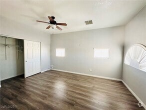 Building Photo - 7217 W Mesa Vista Ave