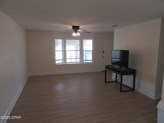 Foto del edificio - 1317 Chestnut Ave