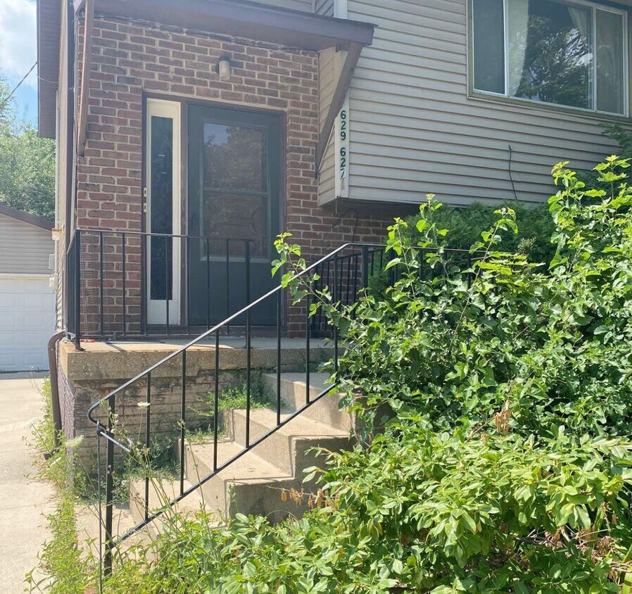 $1,225 | 2 Bedroom, 1 Bathroom Duplex | N... - $1,225  | 2 Bedroom, 1 Bathroom Duplex | N...