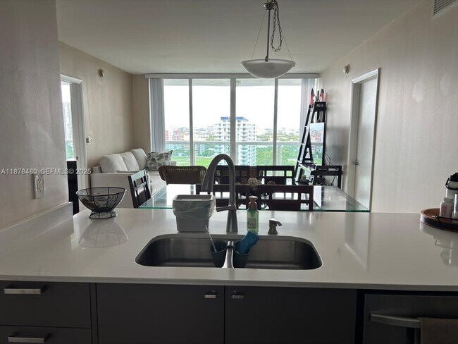 Foto del edificio - 1800 N Bayshore Dr