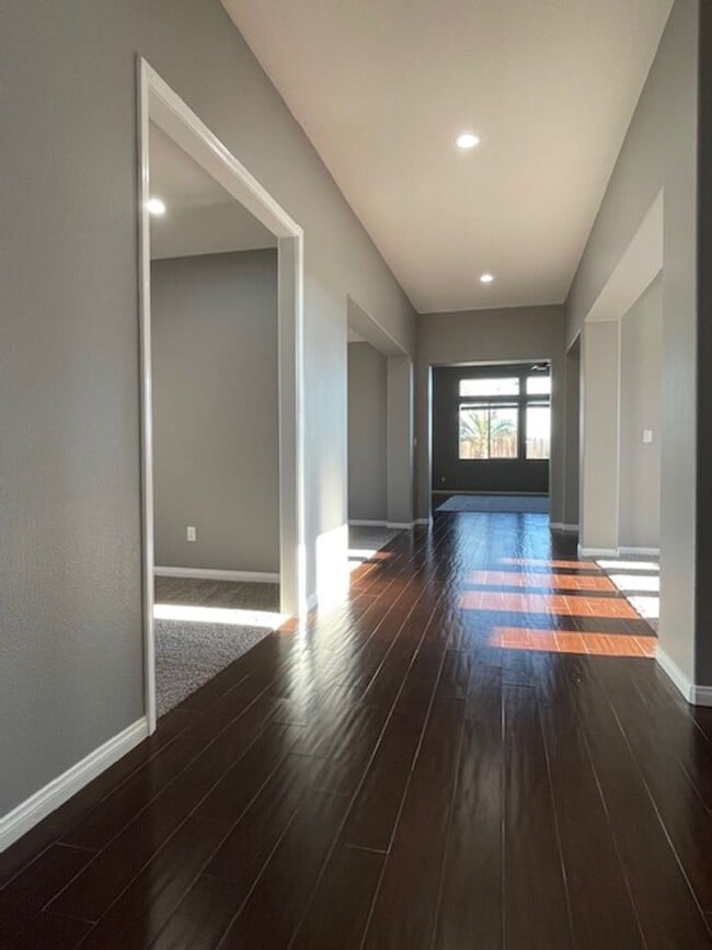 Building Photo - 11707 Christmas Rose Dr