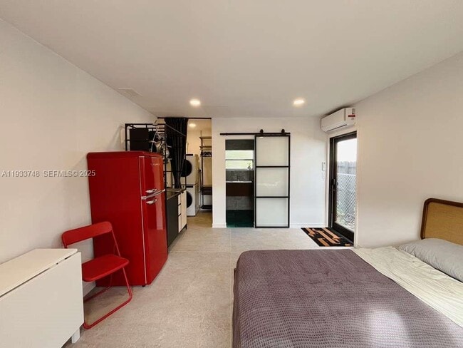 Building Photo - 765 NW 44th St