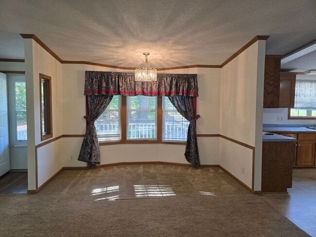 Building Photo - New Listing!!