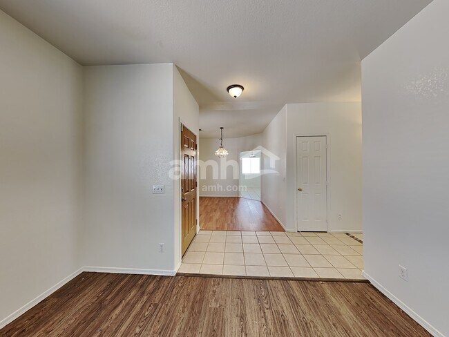 Foto del edificio - 6513 W Miami St