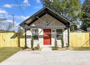 Building Photo - 2420 Moss St