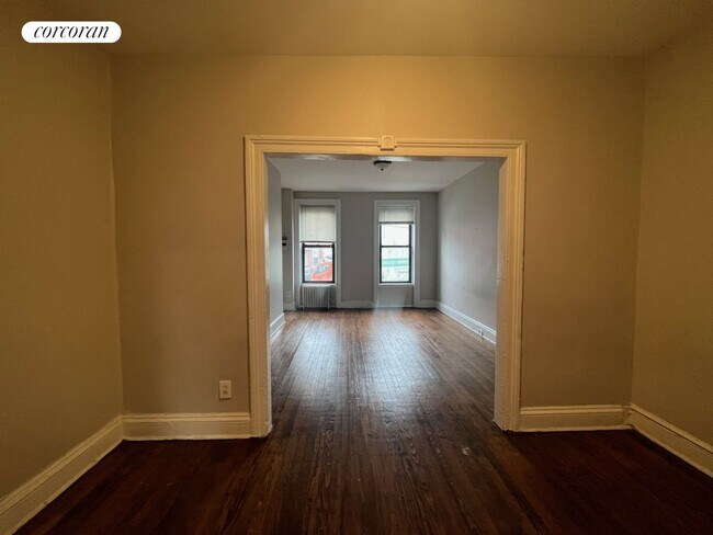 Building Photo - 306 3rd Ave