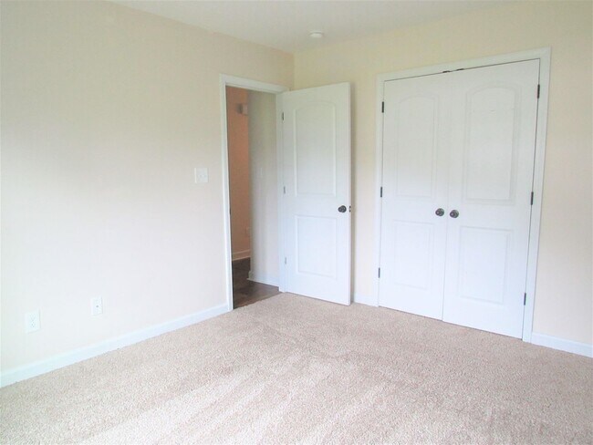 Foto del edificio - 136 Laredo Dr