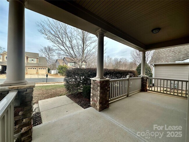 Foto del edificio - 4531 Hubbard Falls Dr