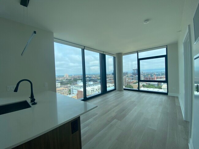 Foto del edificio - 1107 W Van Buren St