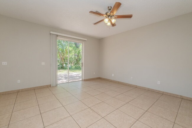 Foto del edificio - 8723 Morrison Oaks Ct