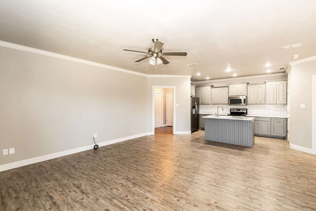Building Photo - Cute Duplex in South Lubbock