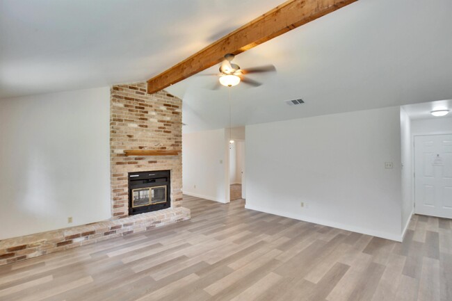 Building Photo - 3109 Monument Dr