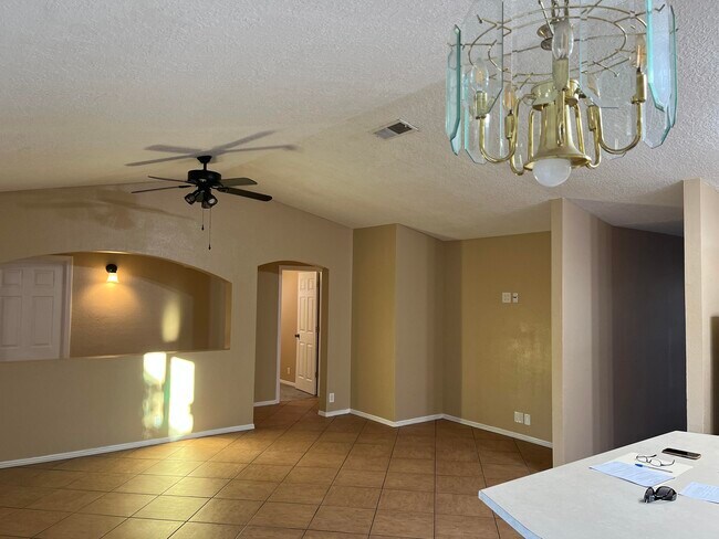 Foto del edificio - 7708 Amy Marie Ct NW