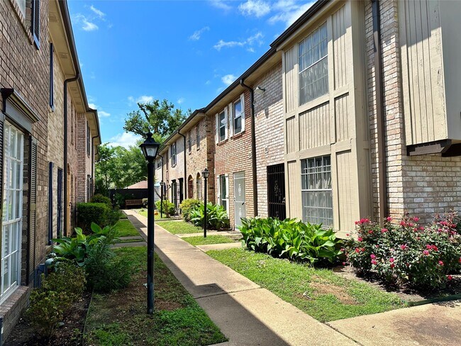 Foto del edificio - 1715 Moritz Dr