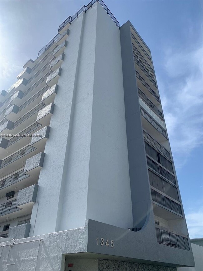 Building Photo - 1345 West Ave