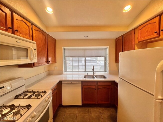 Foto del edificio - 5017 St Annes Dr