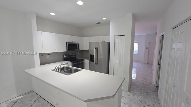 Foto del edificio - 5791 NW 116th Ave