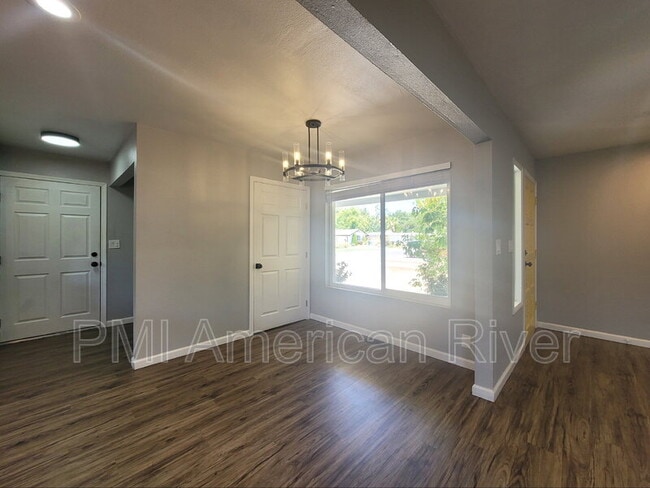 Building Photo - 7034 Cromwell Way
