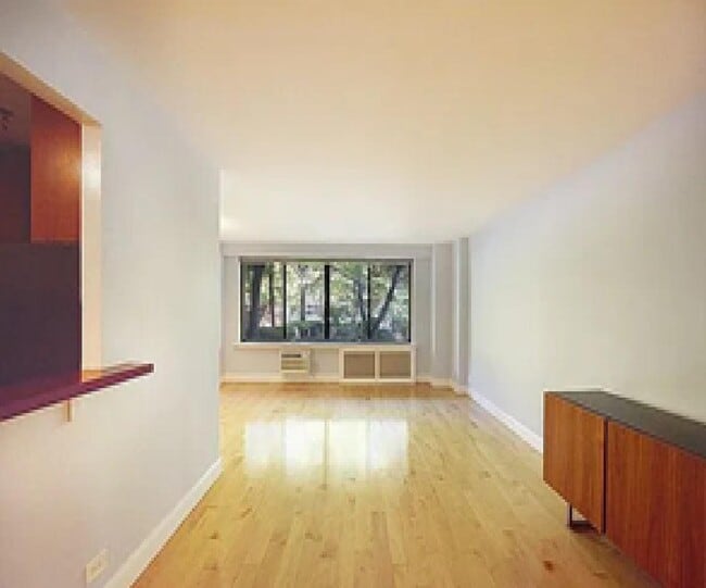 Building Photo - 372 Central Prk W