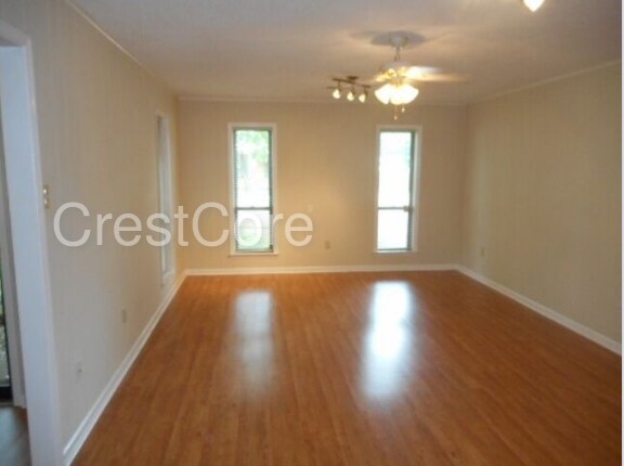 Building Photo - 6911 Clover Hill Cv