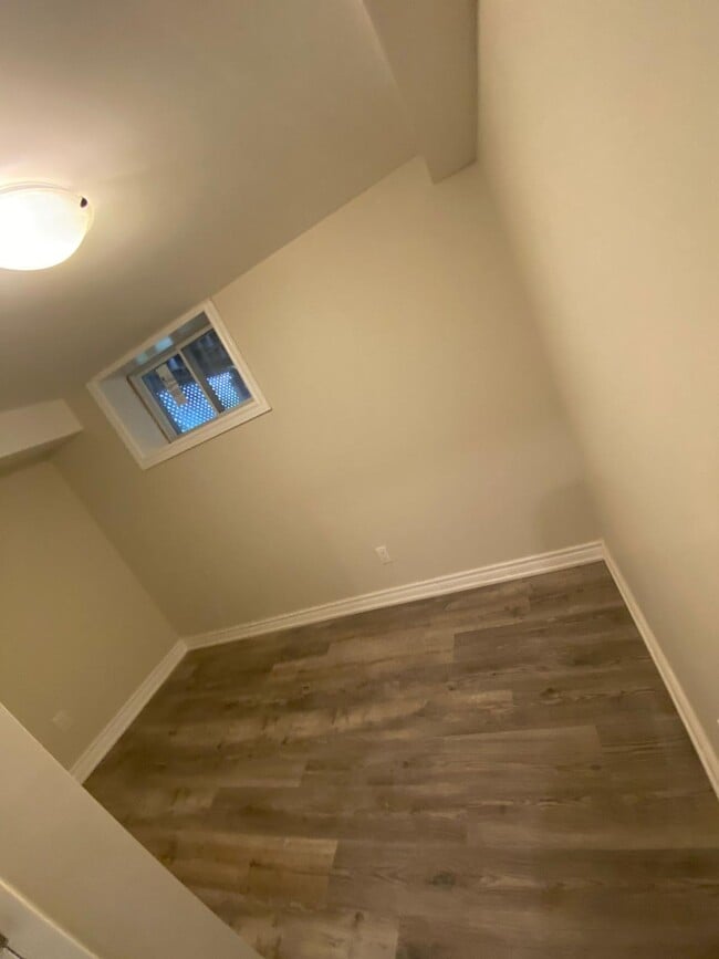 Building Photo - 97 Shropshire Dr