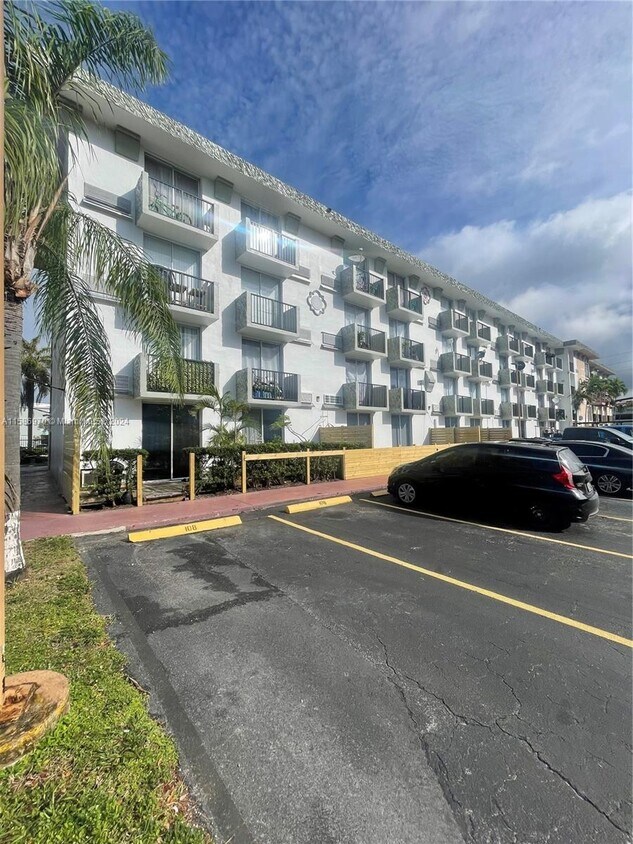 Primary Photo - 16450 NW 2nd Ave