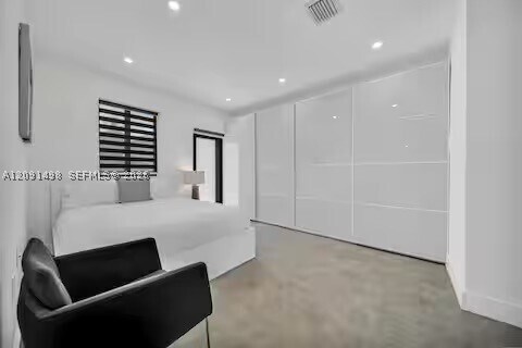 Foto del edificio - 315 NW 40th St