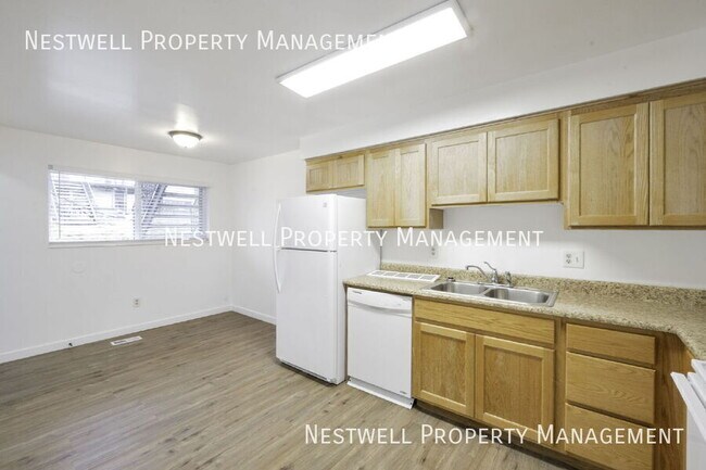 Building Photo - 325 E 1000 N