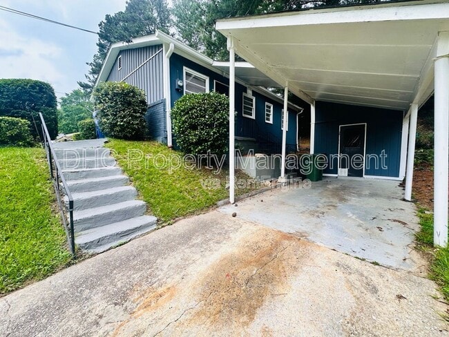 Building Photo - 2637 Santa Monica Dr NW