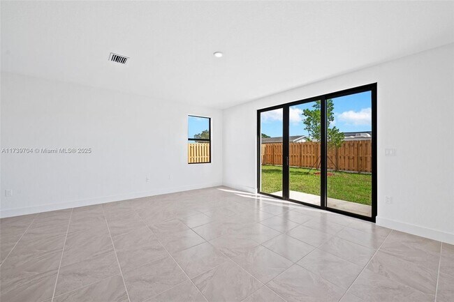 Foto del edificio - 22021 SW 114th Ave