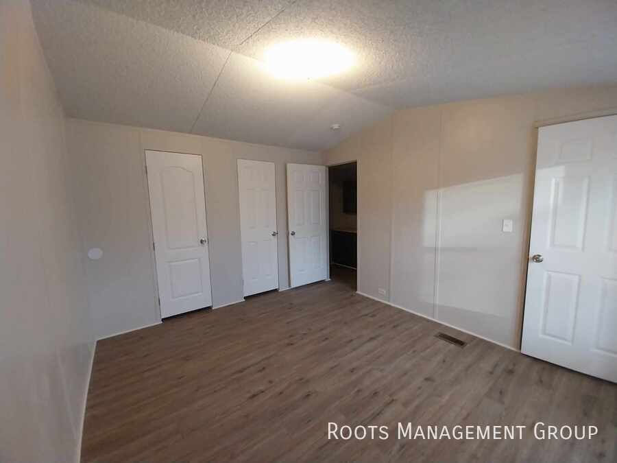 Foto principal - 3 Bed 2 Bath Home Available for Lease at L...