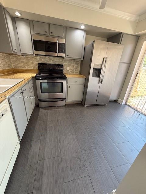 Building Photo - 9423 Oakburst Ln