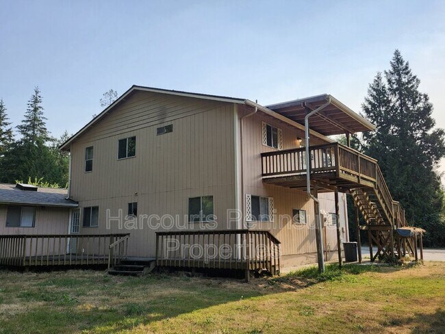 Foto del edificio - 5849 Rest Pl NE