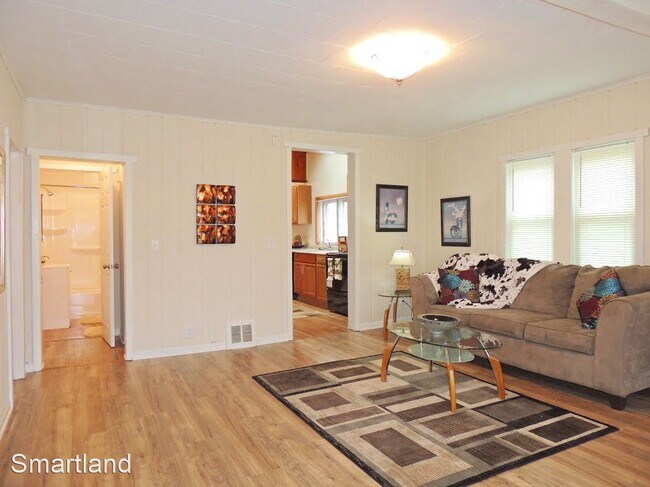 Foto del edificio - 3 br, 2 bath House - 450 Waverly Road,