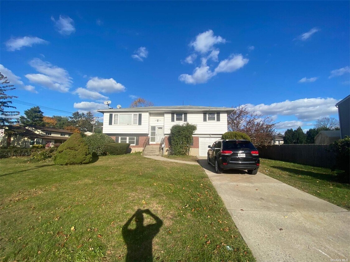 Primary Photo - 182 Central Park Rd