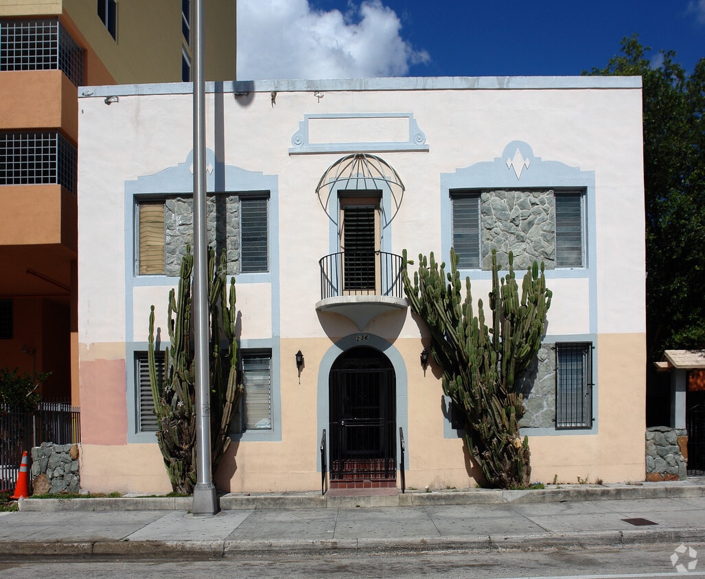 Primary Photo - 236 NW 12th Ave