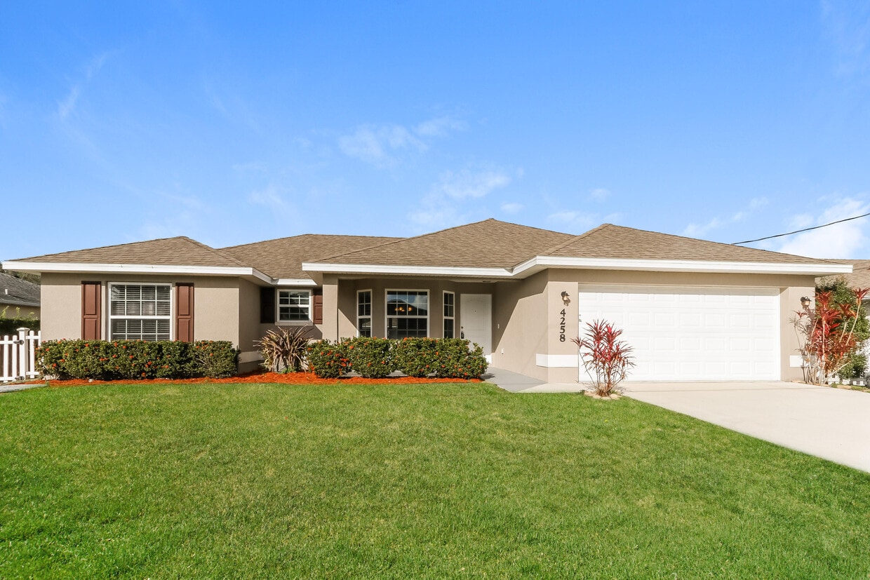 Foto principal - 4258 SW Tuscol St
