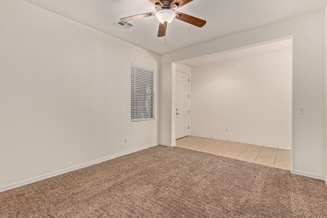 Photo - SPACIOUS 4BR/3BA in Peoria! House