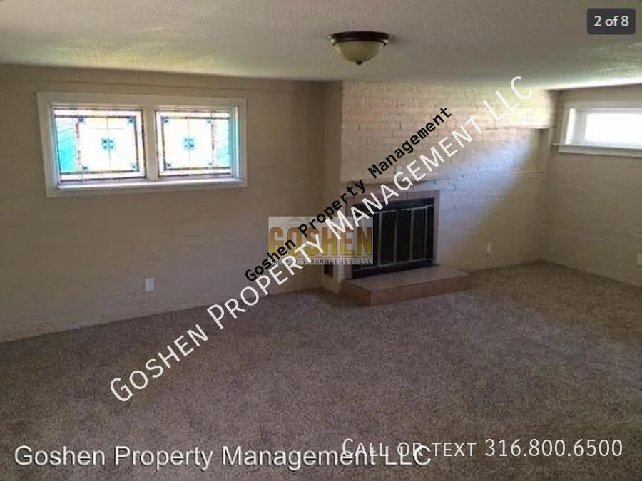 Foto del edificio - 1607 N Terrace Dr