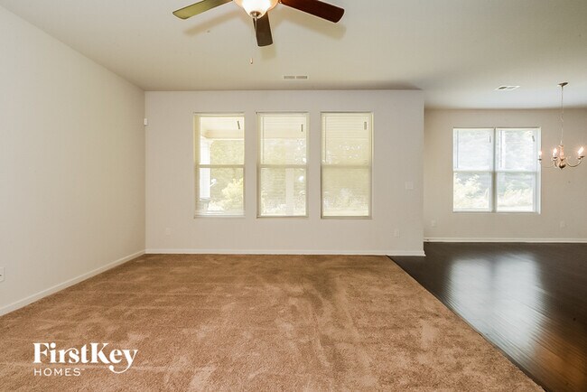 Building Photo - 126 Daisy Cir