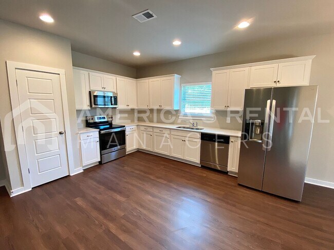 Foto del edificio - Home for Rent in Jasper, AL! View with 48 ...